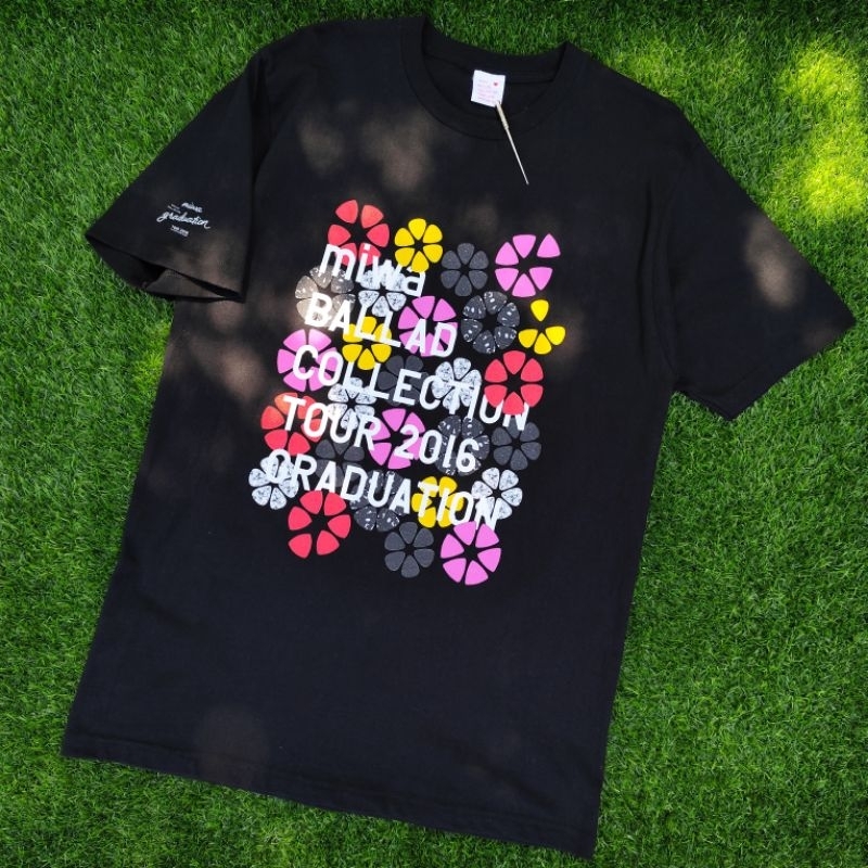 Kaos Penyanyi Jepang Miwa