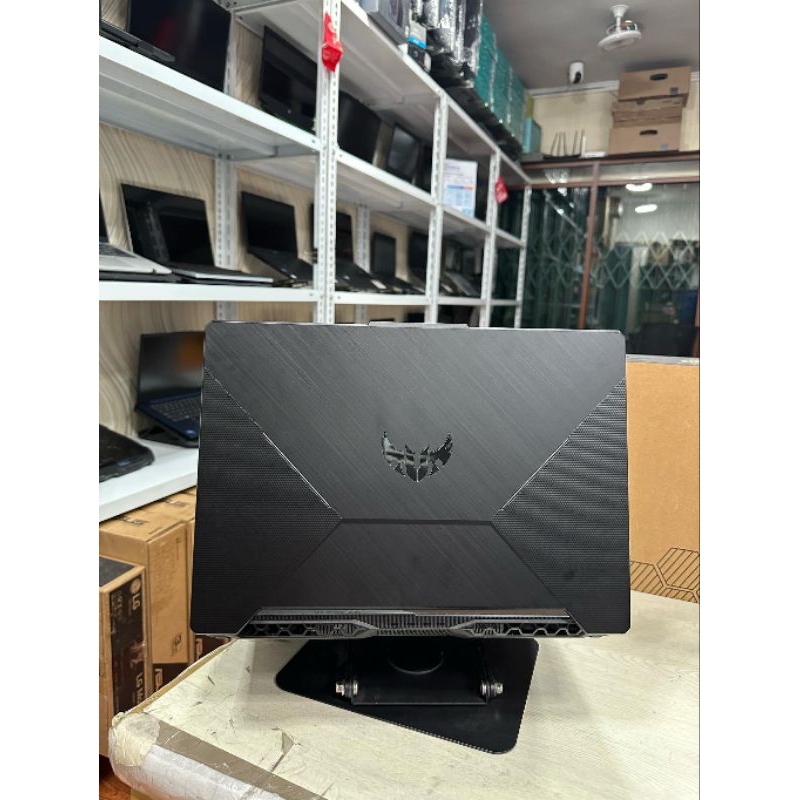 Asus Tuf Gaming F15 FX506LHIntel core i5-10300HRam 16GbSsd 512Gb GTX 1650