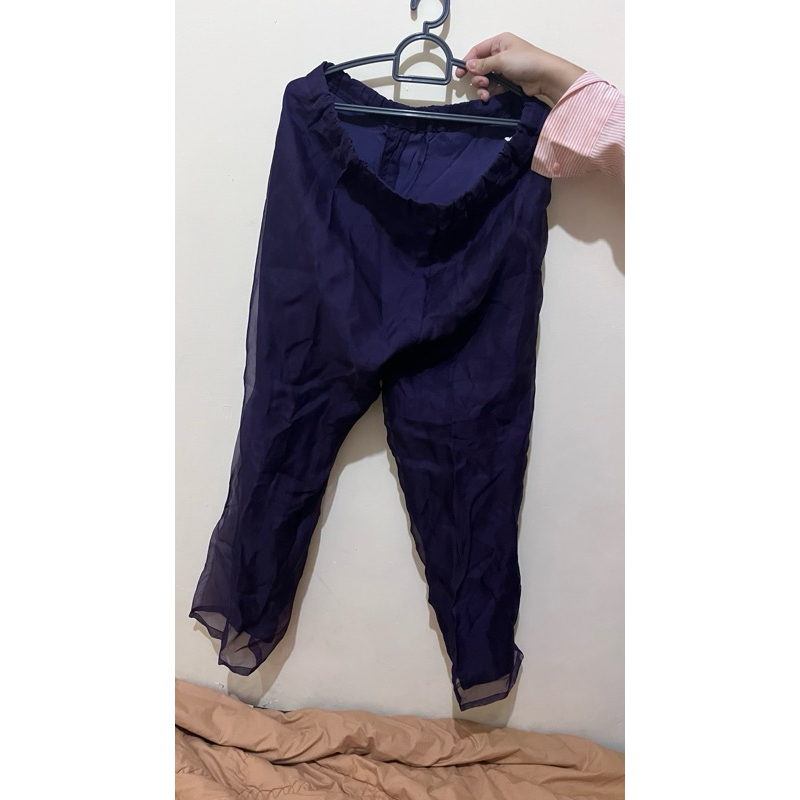 celana biru tua