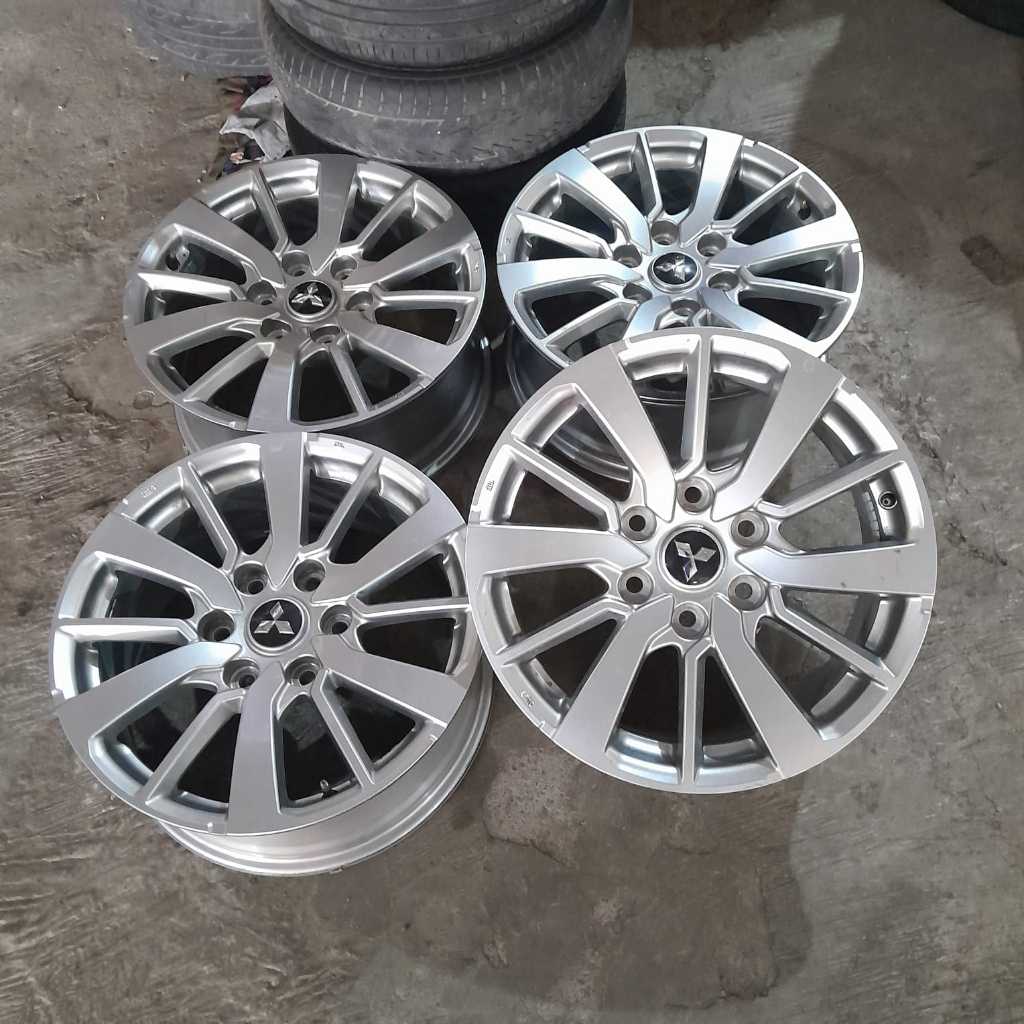 Velg Mobil Bekas Murah Original Copotan Mobil Pajero Exeed Ring 18 Baut 6x139,7 Silver