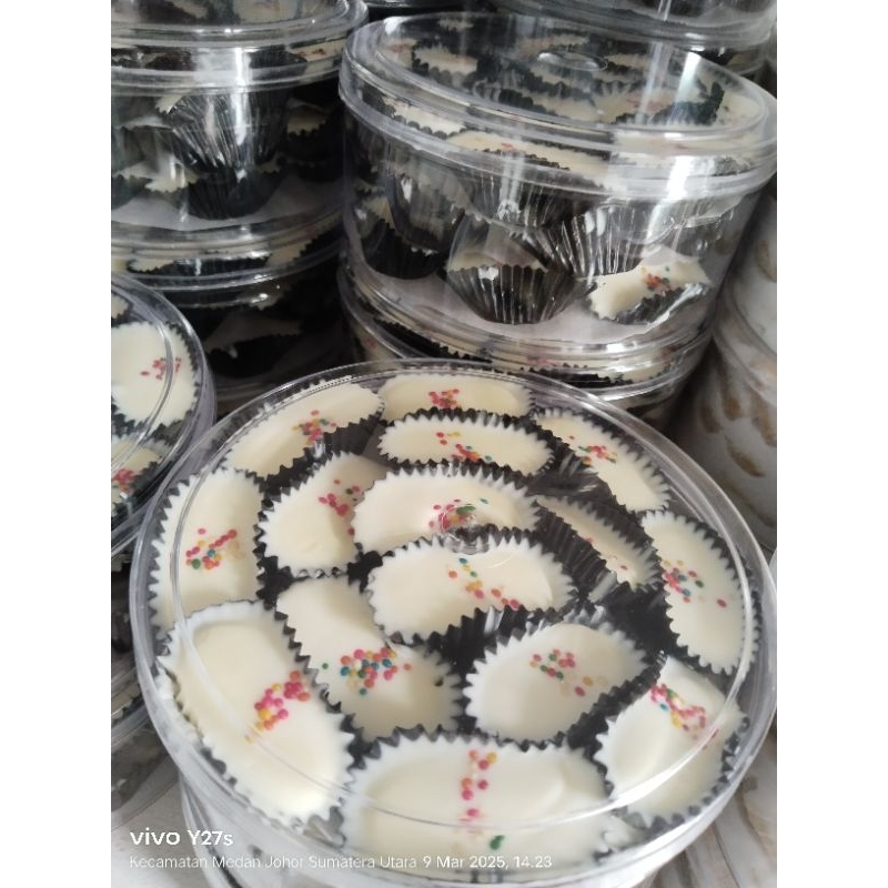 

Promo Murah Kue Kering Lebaran 2025 coklat putih cherry