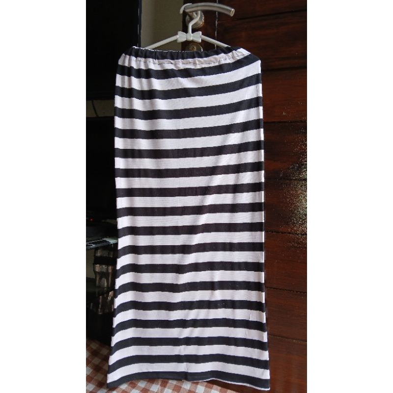 Rok span garis garis