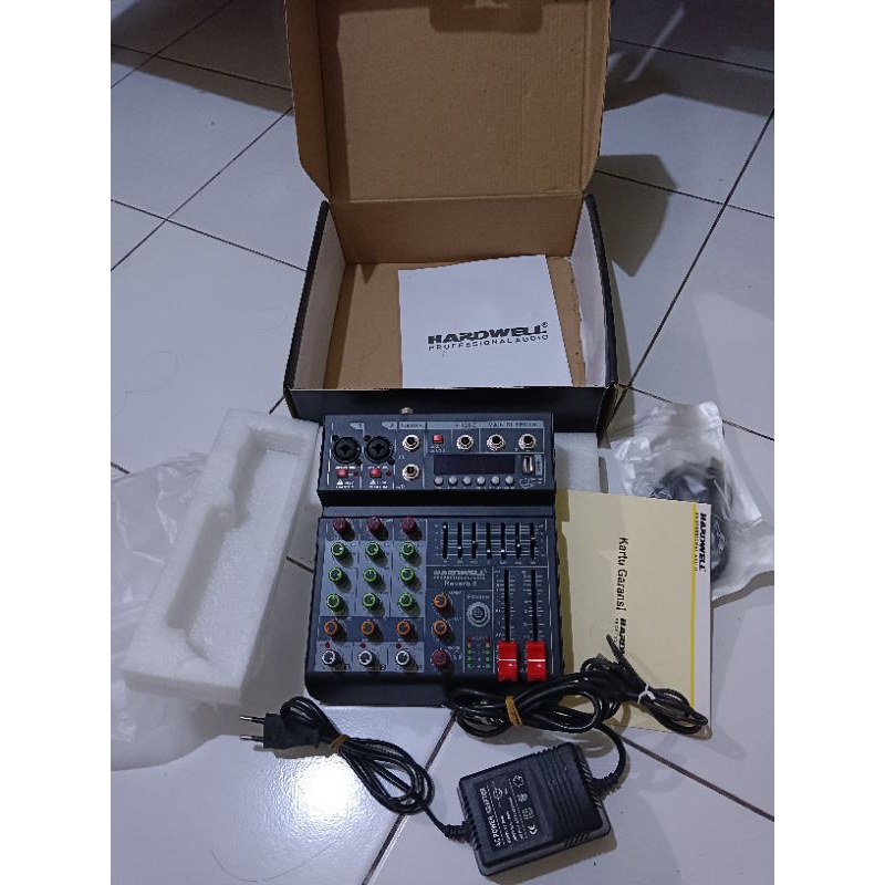 MIXER HARDWELL REVERB 4