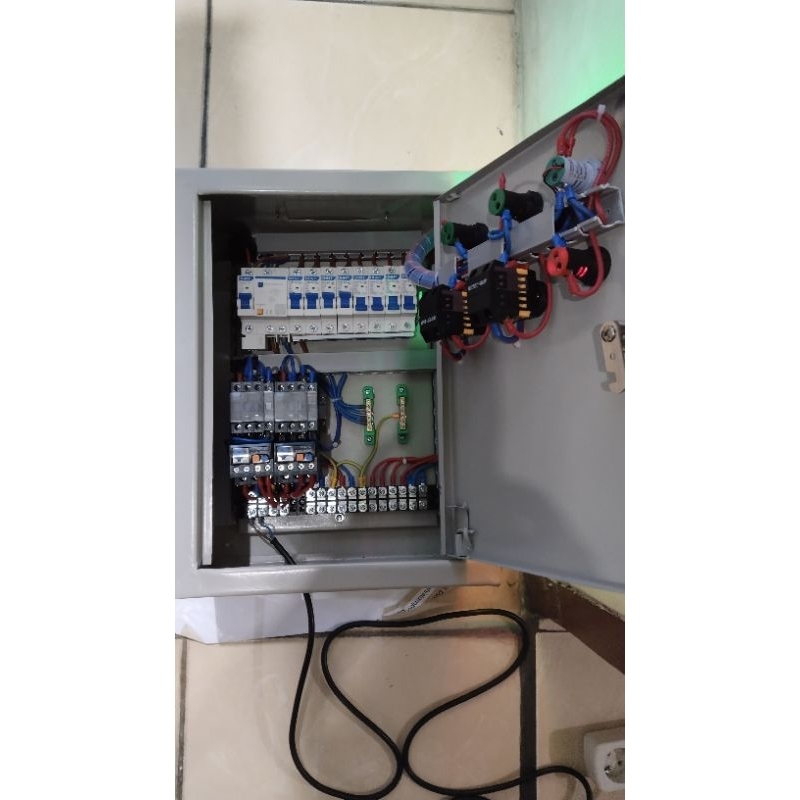 Panel Listrik Distribusi lengkap kontaktor dan RCO