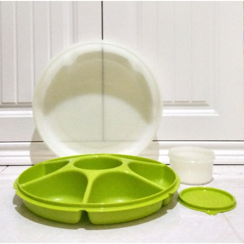 Large Serving Center Tupperware