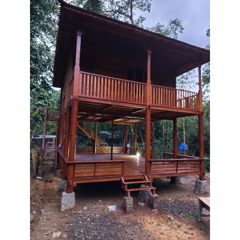 rumah kayu jati panggung 2 lantai ukuran 5 x 8 meter