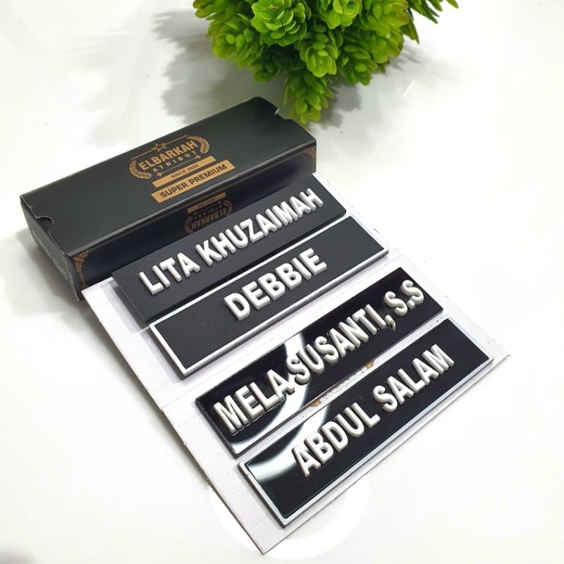

Name Tag Huruf Timbul Akrilik Papan Nama Dada Custom Dove Glossy Full Hitam Lis Putih Pengait Magnet Paku Peniti SATU HARI JADI LANGSUNG KIRIM
