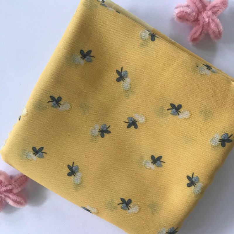 Kerudung segi empat voal kuning (Preloved)