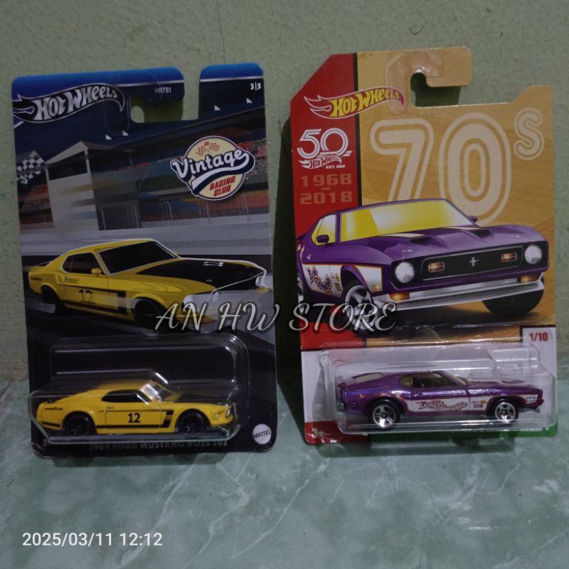 Hot Wheels 1969 Ford Mustang Boss 302 Kuning Vintage (2024) & 71 Mustang Mach 1 Ungu 70's 50th Anniv