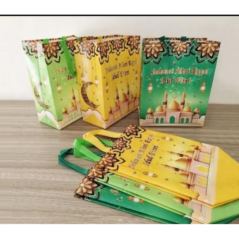 

goodie bag besar , tas hampers idul Fitri/lebaran ,laminasi lumayan tebal