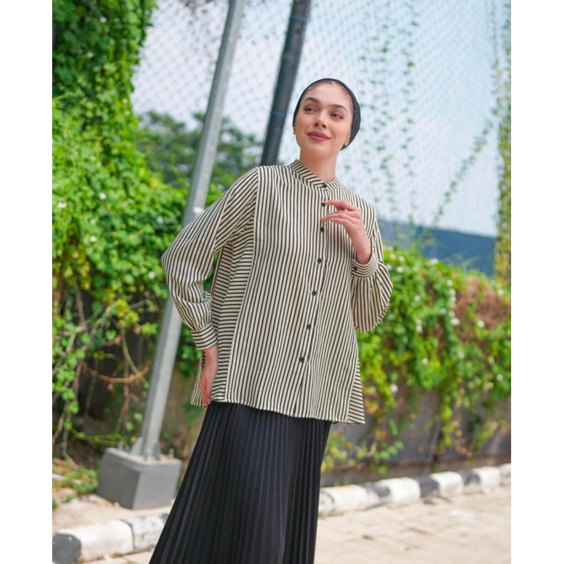 Enola Shirt Black by Heaven Lights