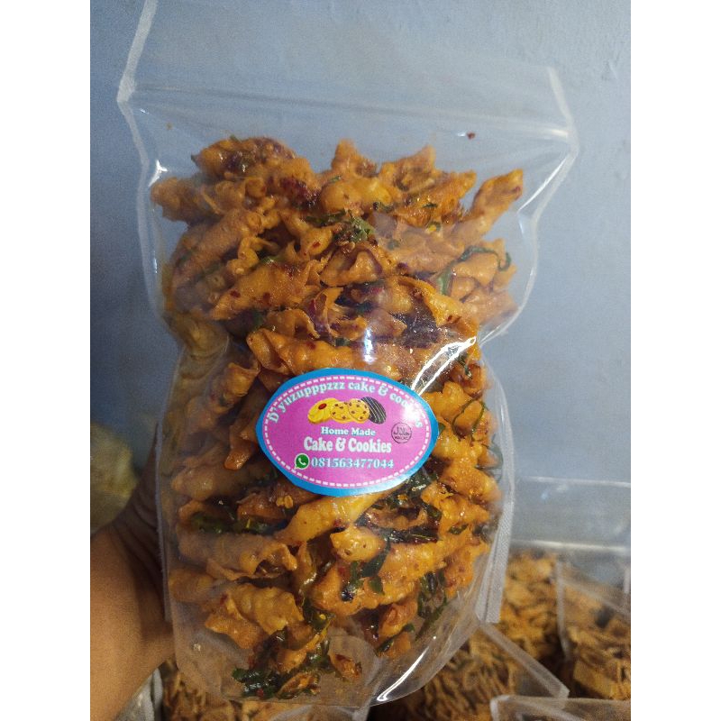 

kacang umpet pedas extra daun jeruk 500g/pouch