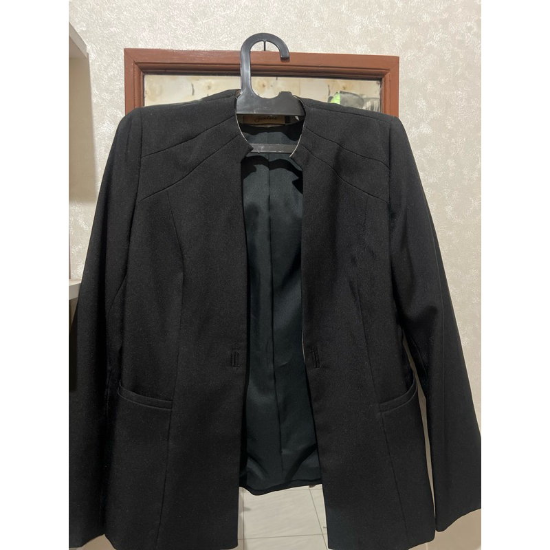 preloved blazer merk gianina hitam