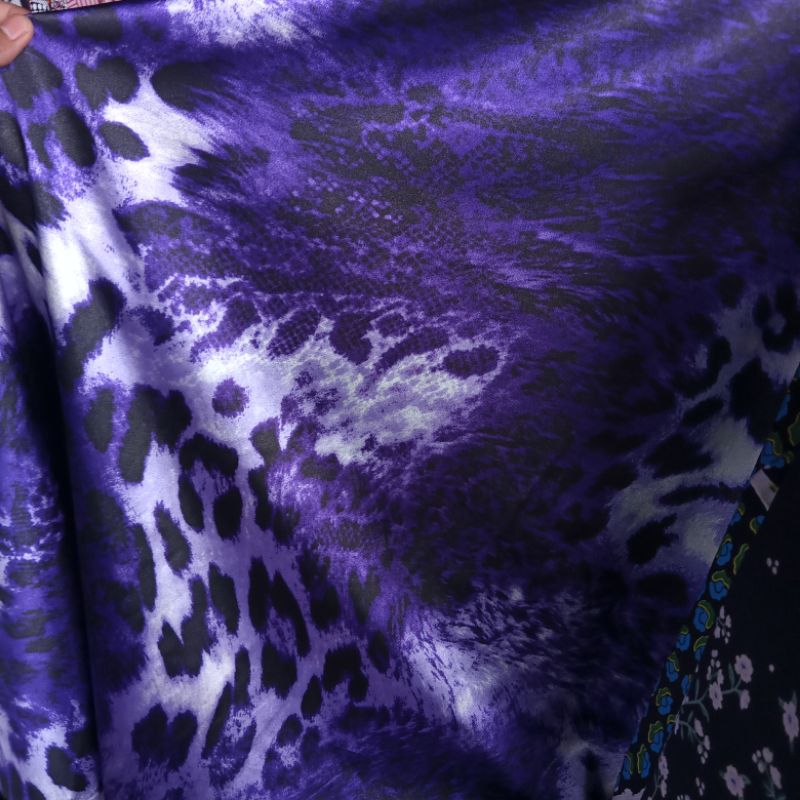 Kain Satin Silk Super Motif Macan Import - Kain Satin Leopard - Kain Silk Motif - Kain Satin Origina