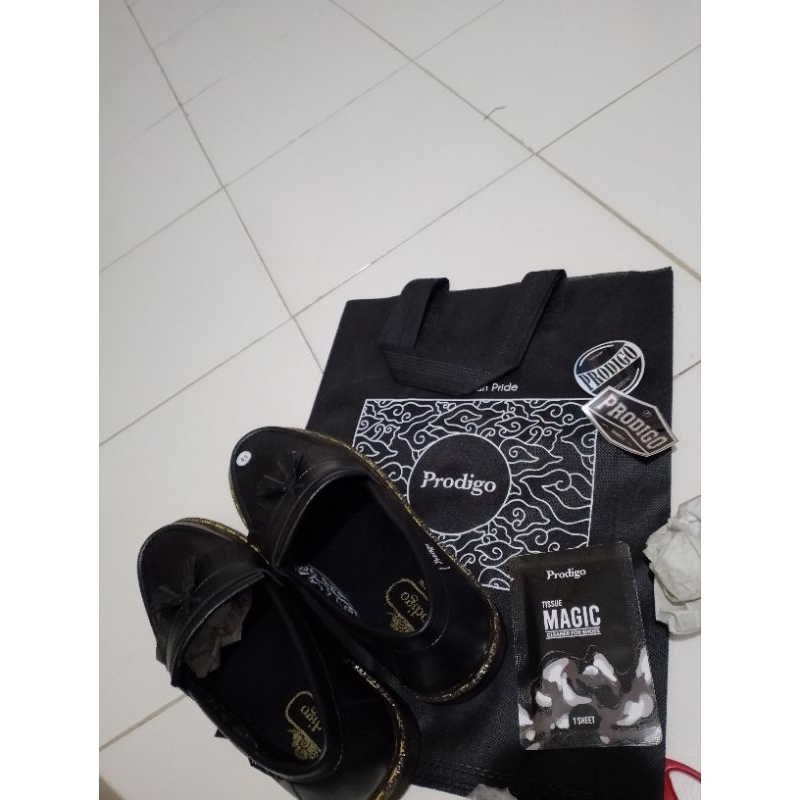 preloved Docmart prodigo