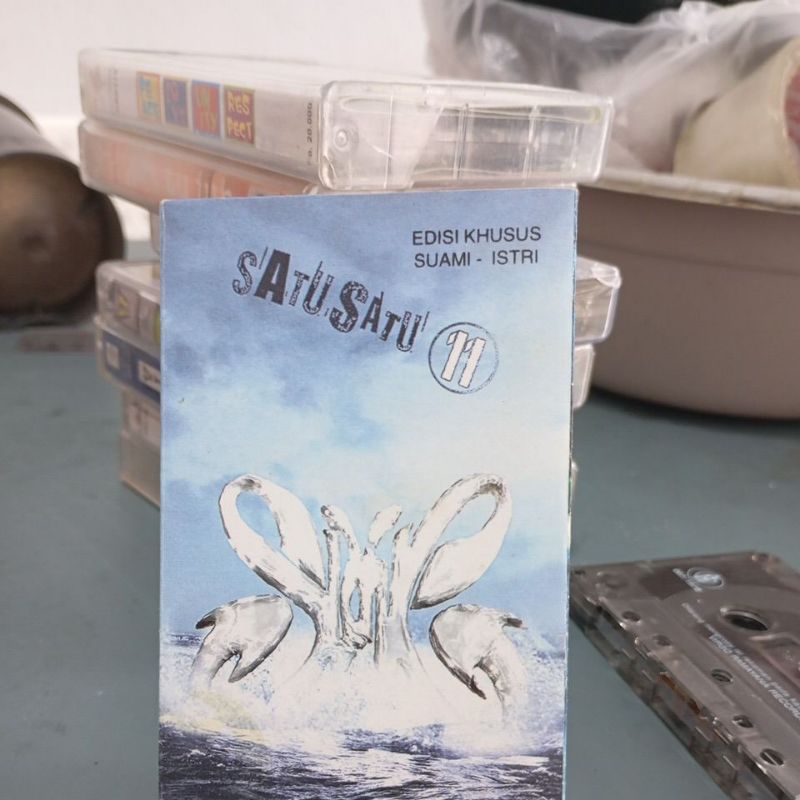 kaset pita Slank satu satu