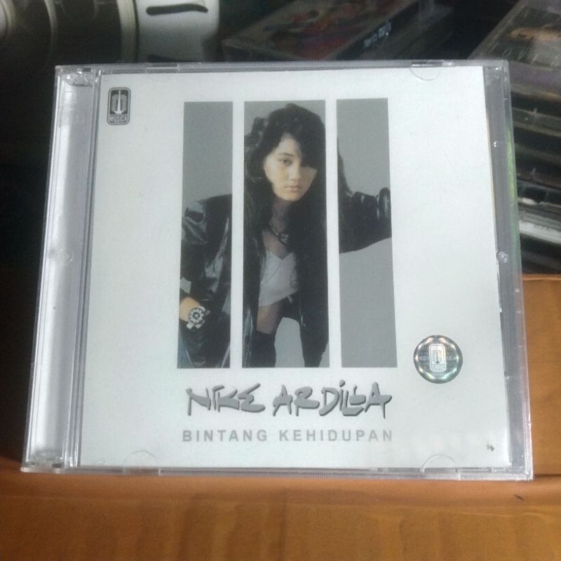 compact disc Nike Ardilla - bintang kehidupan