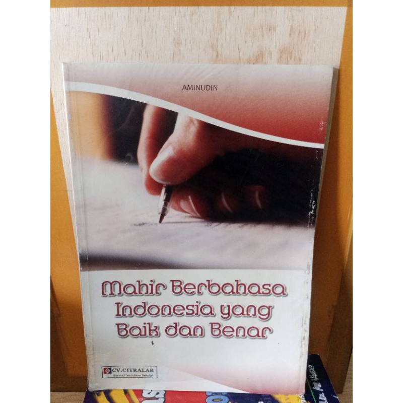BUKU MAHIR BERBAHASA INDONESIA YANG BAIK DAN BENAR
