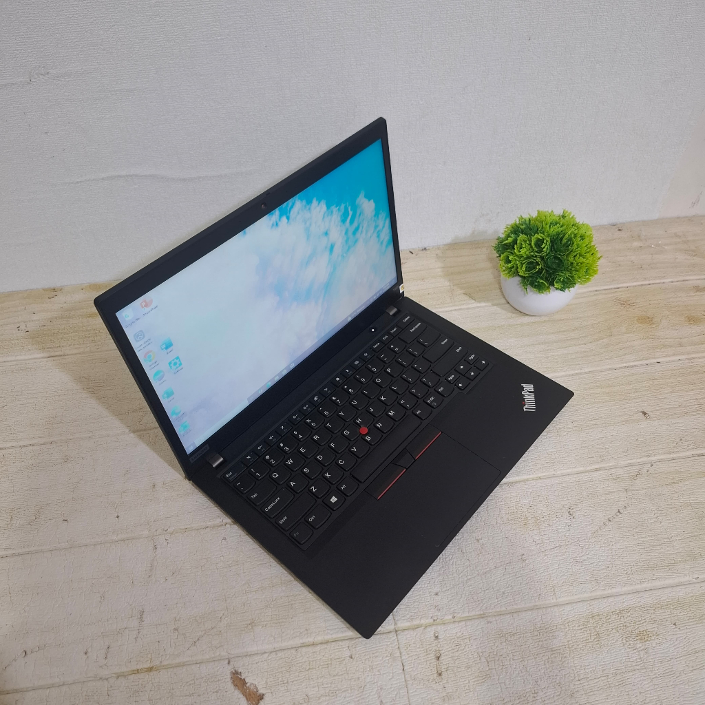LAPTOP LENOVO THINKPAD T495 RYZEN 7 PRO RAM 16 GB SSD 256GB SECOND LIKE NEW