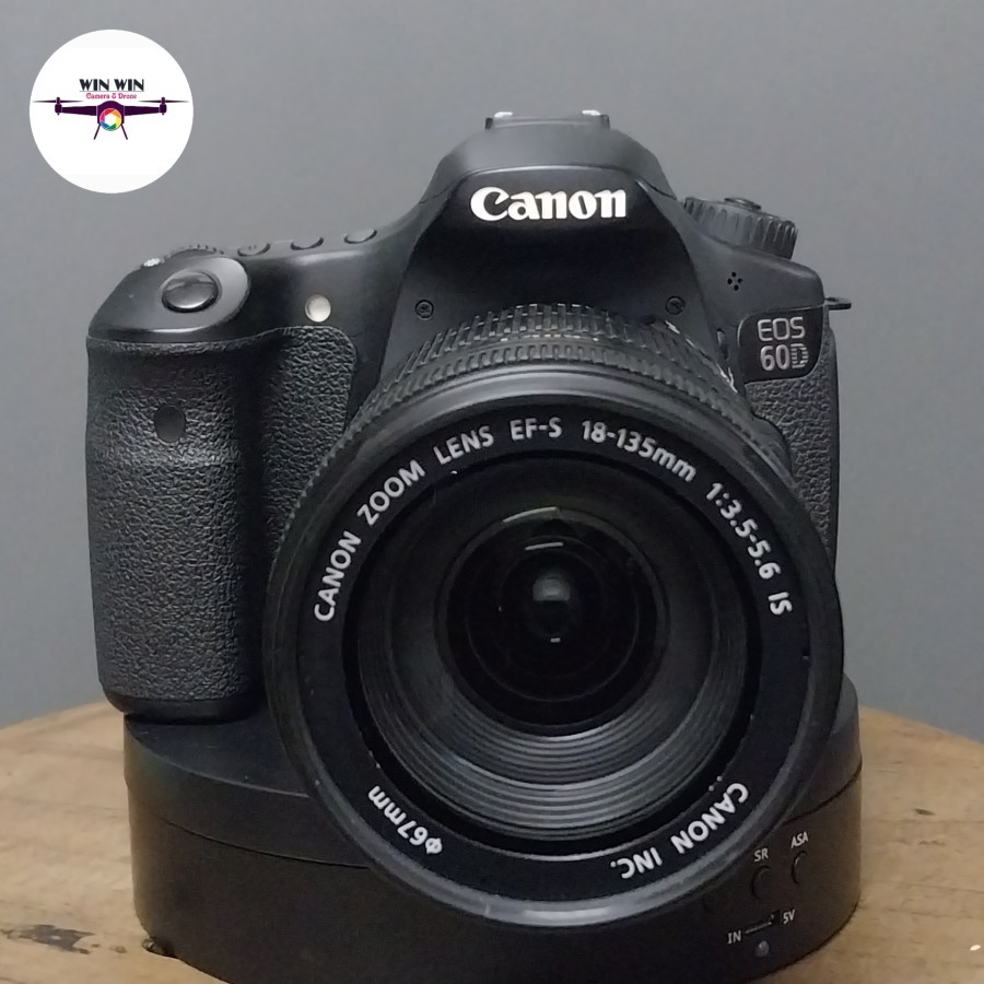 Kamera Camera DSLR Canon Eos 60D lensa Canon 18-135 mm IS