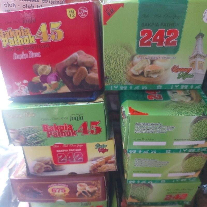 

bakpia pathok isi 12,rasa keju,coklat,kacang hijau,duria