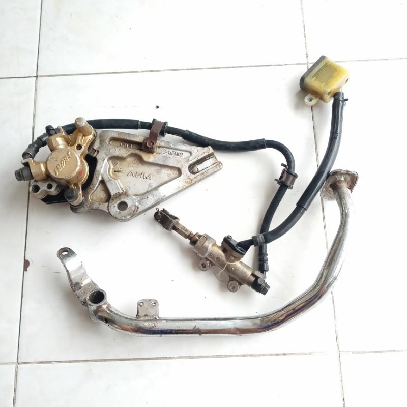 Master kaliper belakang master rem belakang honda Supra X 125 batman double disk original