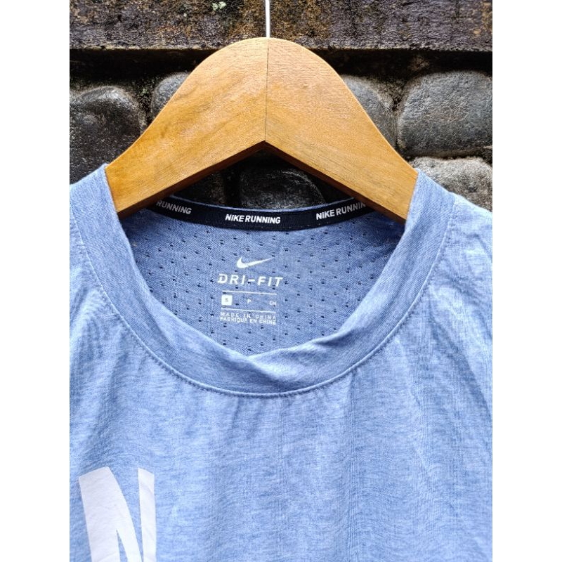 PRELOVED SINGLET OLAHRAGA/SINGLET LARI/BAJU SPORT/KAOS LARI COWOK CEWEK UNISEX/KAOS GYM