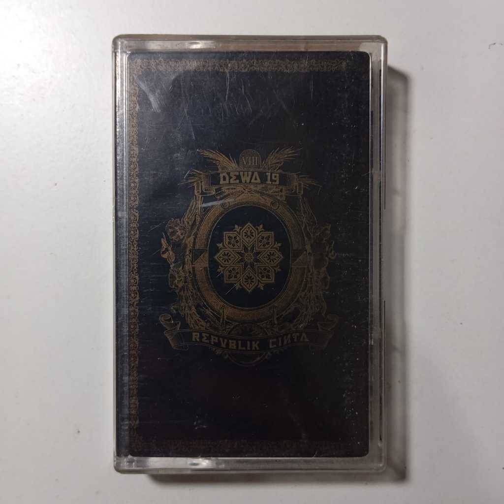 Kaset Pita Dewa 19 - Republik cinta