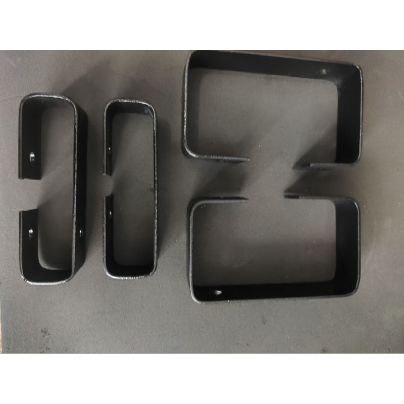 Bracket tempat plat nomor mobil