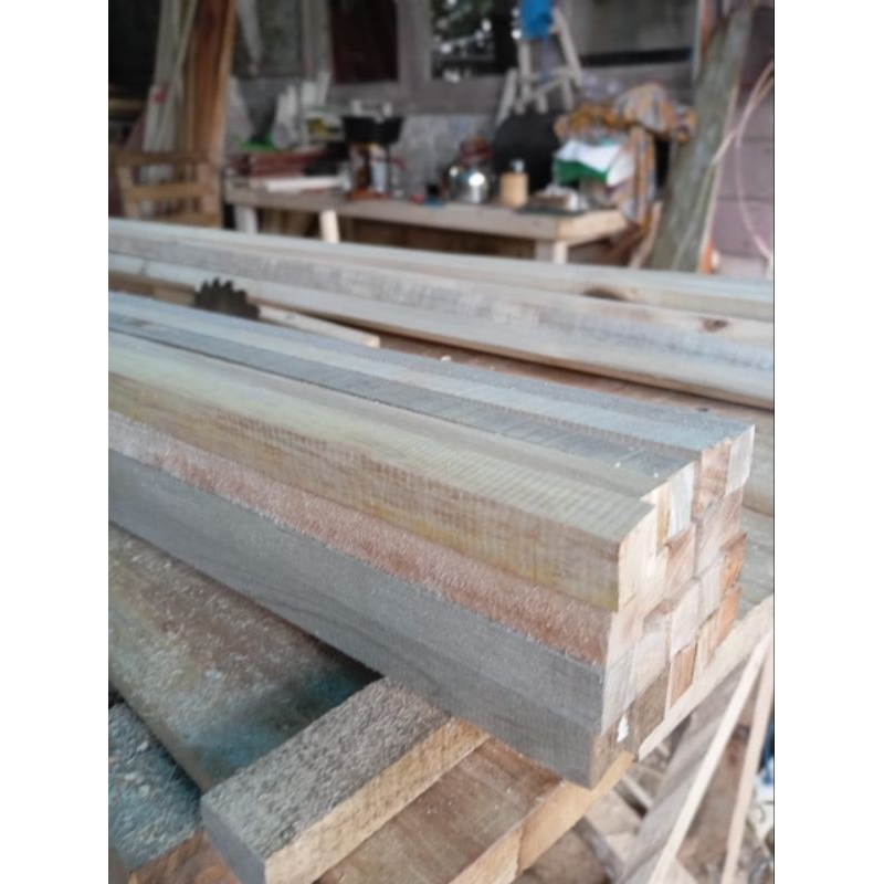 stik kayu 2x2 panjang 1 meter sudah serut halus