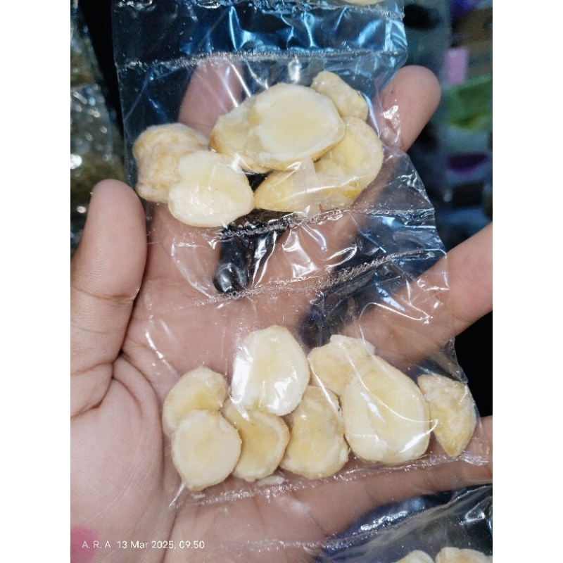 

Kemiri atau Keminting 1 renteng isi 10bks (Rempah masak)