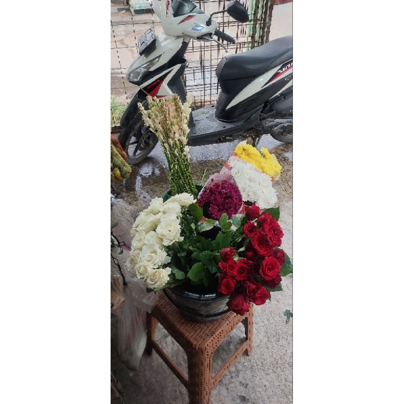 Bunga rangkaian dan bunga buket segar/fresh, sedap malam aster dan mawar bandung Asli
