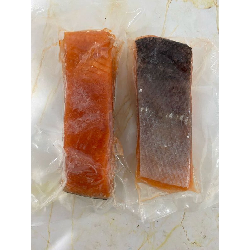 

ikan salmon 100g