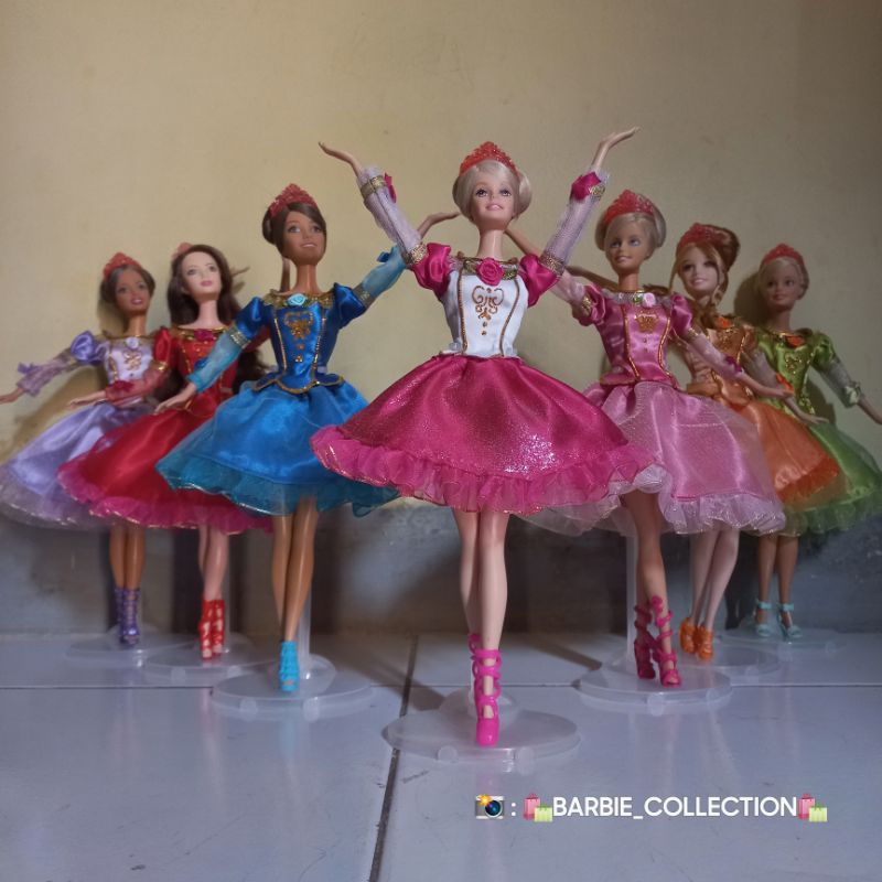 Boneka barbie 12 dancing princess costum