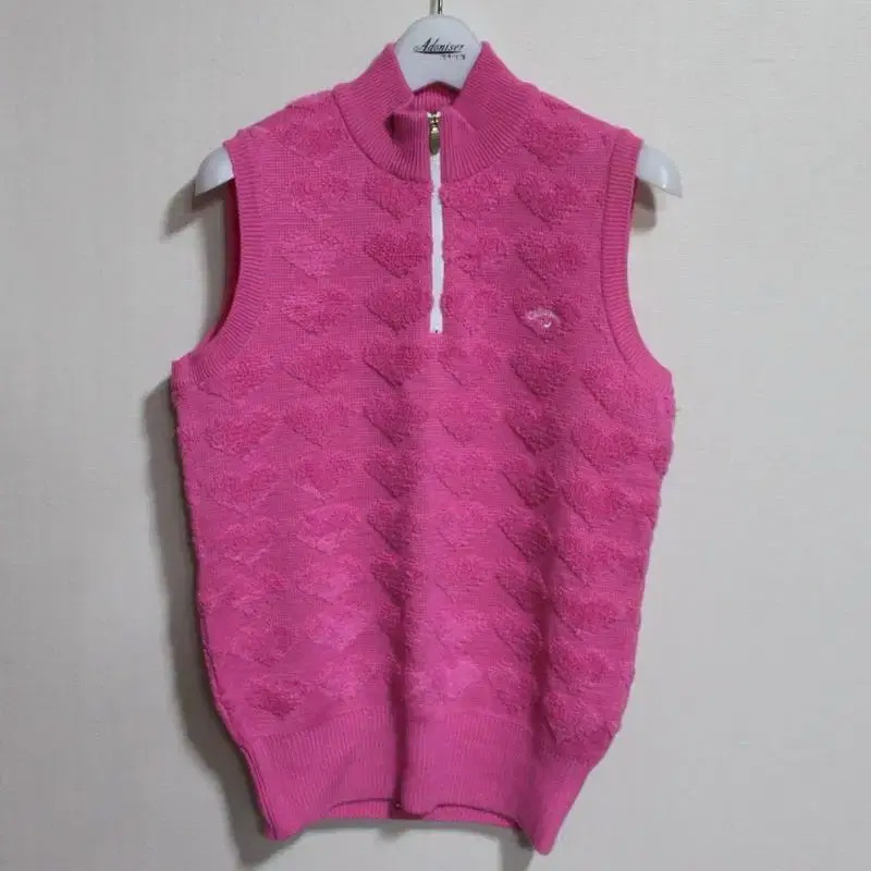 CALLAWAY pink knit vest preloved, bukan zara