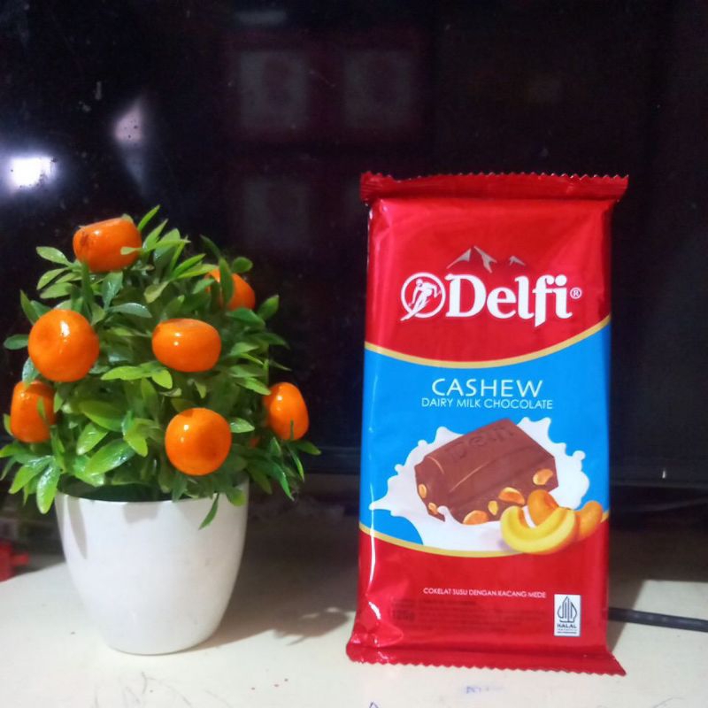 

Delfie Cashew Dairy Milk Choholate 125 gr