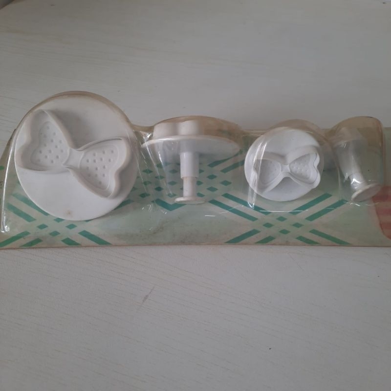 Plunger Cutter Bentuk Pita