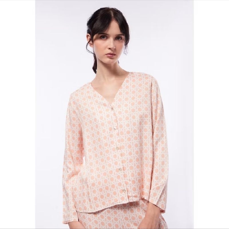 Preloved Atasan Et Cetera / Tag Connection atkey muda official matahari ada this is April Thenblank 