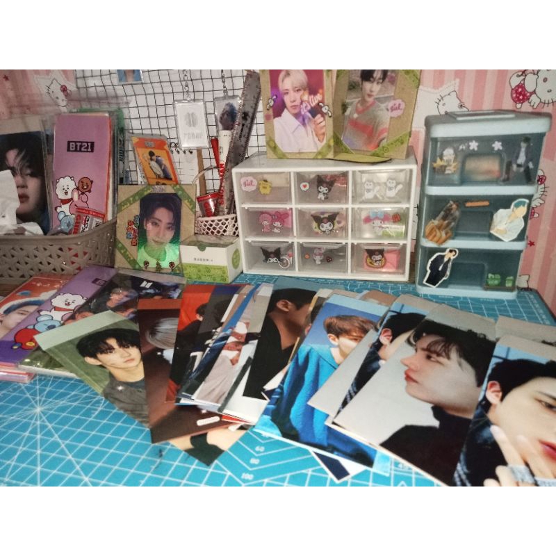 

Random!! Amplop Lebaran Motif Idol Kpop BTS, TXT, ENHYPEN, NCT DREAM, NCT 127, TREASURE, SEVENTEEN, EXO, BT21 (Random / tidak bisa request member)