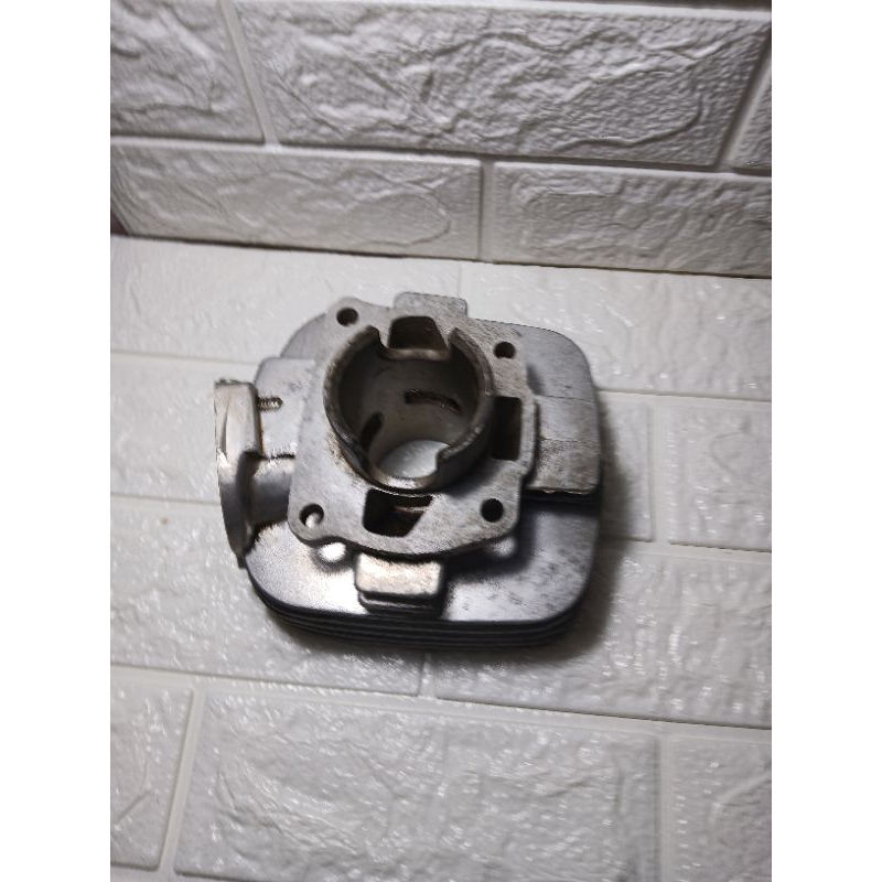 CYLINDER BLOK .BORING SUZUKI TS100 ORIGINAL  BARU STOK LAMA MADE IN JAPAN
