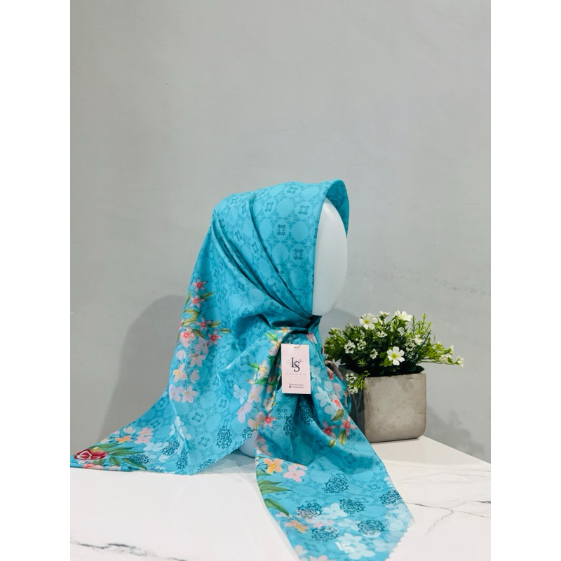 Hijab Voal LS Exclusive Tosca (sudah termasuk box hijab exclusive)