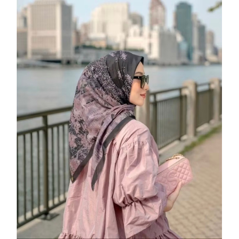 Preloved - Buttonscarves Newyork 3 East Village