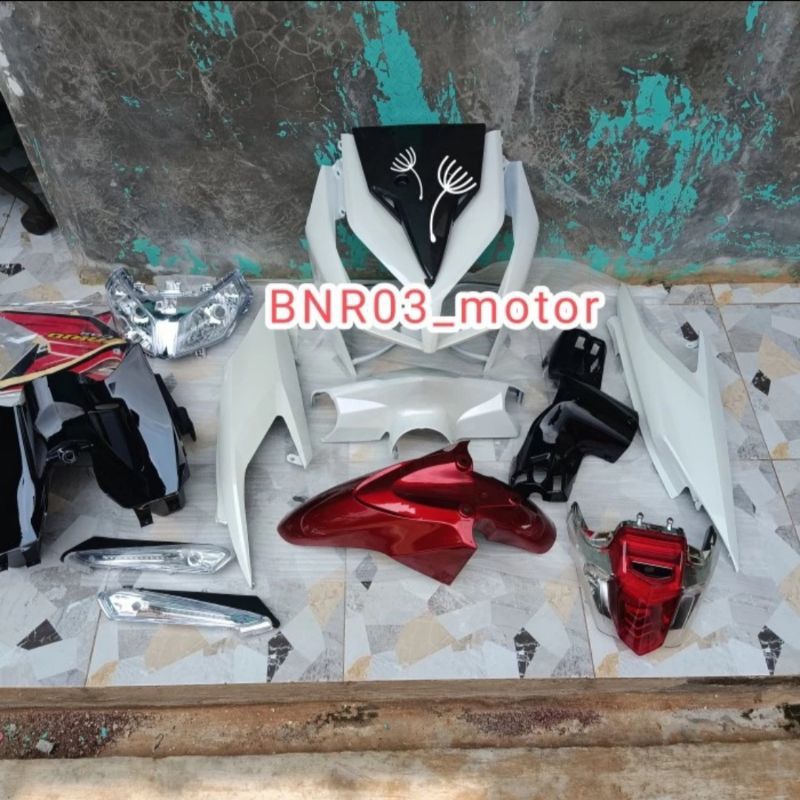 Cover Full Body Halus Plus Lampu Motor Honda Vario Techno CBS 110 Karbu Warna Putih Merah