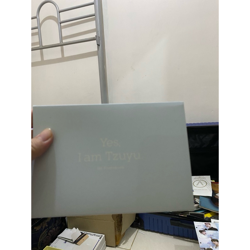 

TZUYU (TWICE) OFFICIAL POSTCARD SET