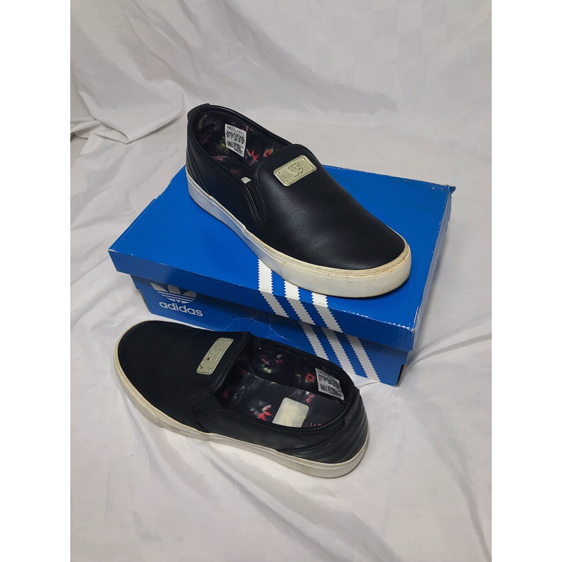 Nego Boskuu > Adidas Neo Slip On Leather x Selena Gomez Original - Black/White (Sneakers/Sepatu)|Pre