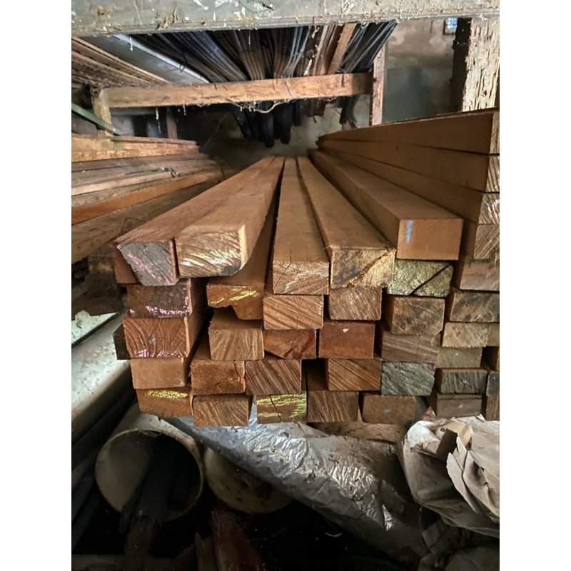 Kayu Usuk Kruing 4/6 Panjang 4 Meter
