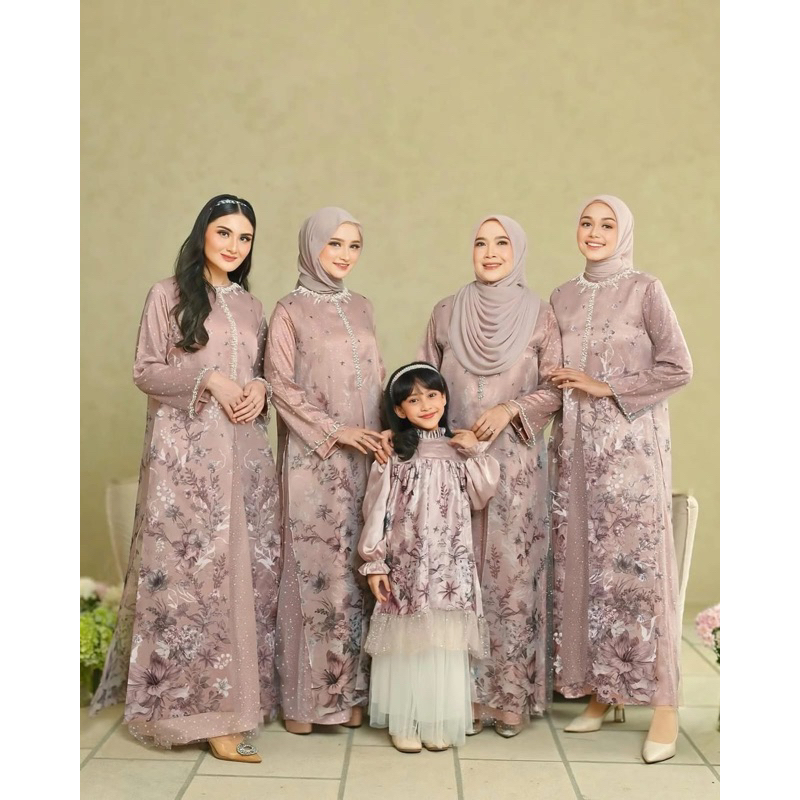 [READY SIAP KIRIM] Syifa dress payet vanilla hijab - Le fuji dress blue denim size L dan ivory size 