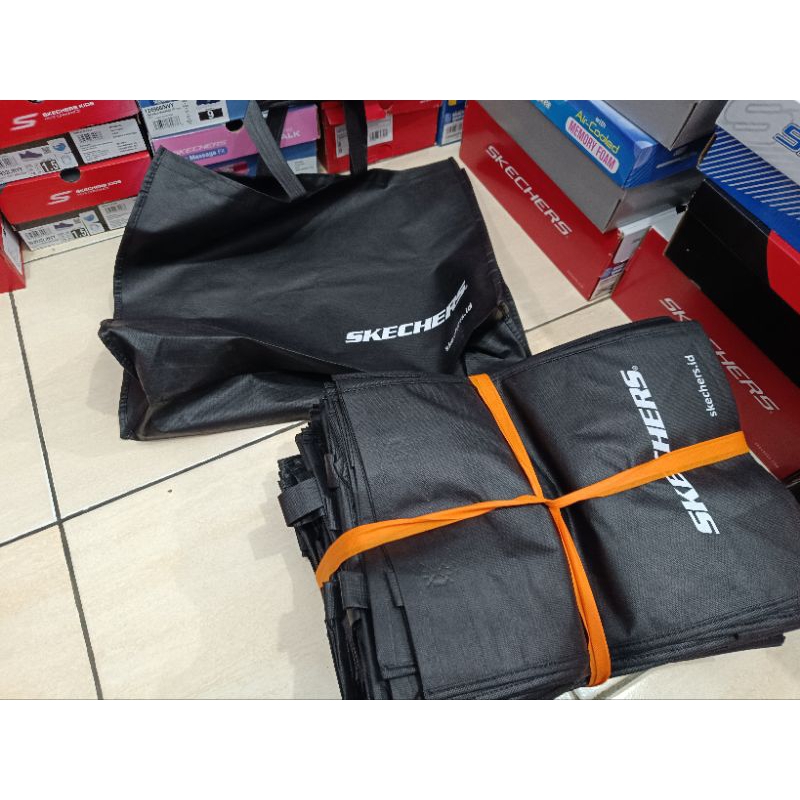 

GOODIE BAG KHUSUS PEMBELIAN 1 PASANG SEPATU