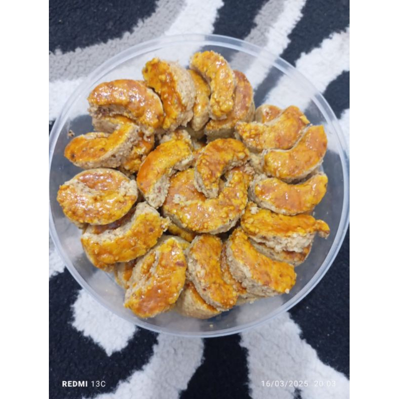 

Kue lebaran Nastar dan Kue kacang