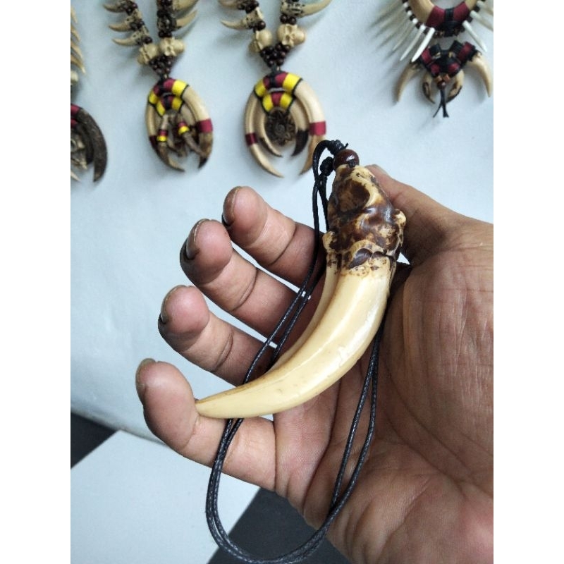 KALUNG TARING HARIMAU NGURAK BESAR REPLIKA